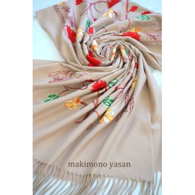 画像2: カシミア混花刺繍ウールストール