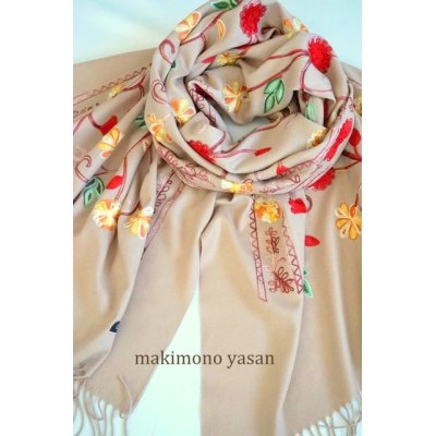 画像1: カシミア混花刺繍ウールストール