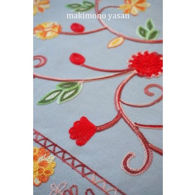 画像4: カシミア混花刺繍ウールストール