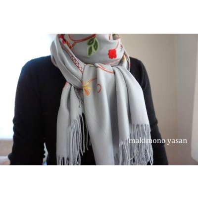 画像6: カシミア混花刺繍ウールストール