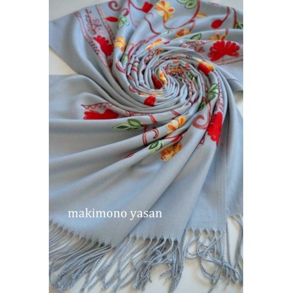 画像2: カシミア混花刺繍ウールストール (2)